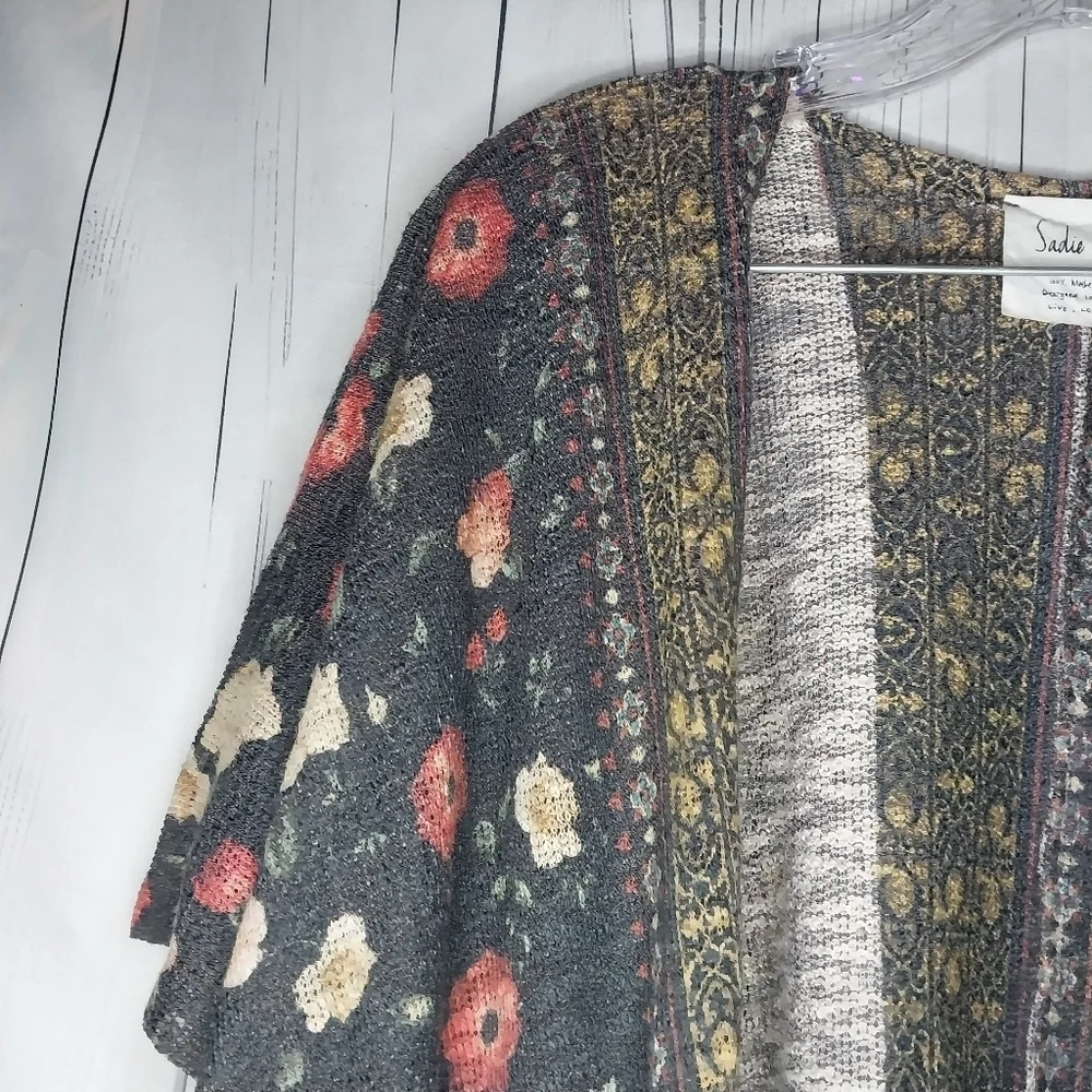 Sadie & Love Floral Open Front Short Sleeve Flowy Festival Kimono Boho Cardigan - Picture 3 of 11